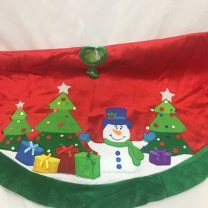 Kurt S Adler tree skirt